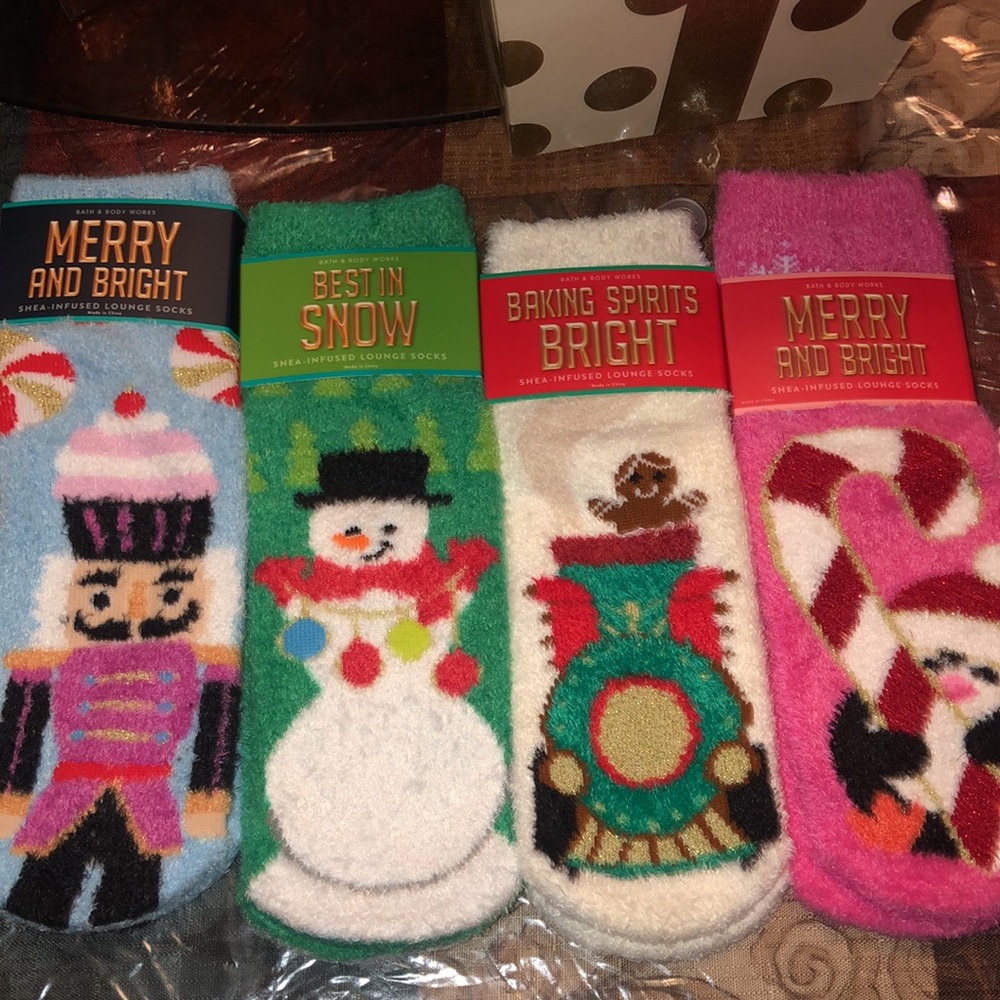 Bath and body Works  Shea infused socks a set of four The Christmas Collection - Picture 2 of 8